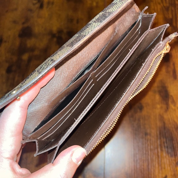 Louis Vuitton Damier wallet - Picture 10 of 11